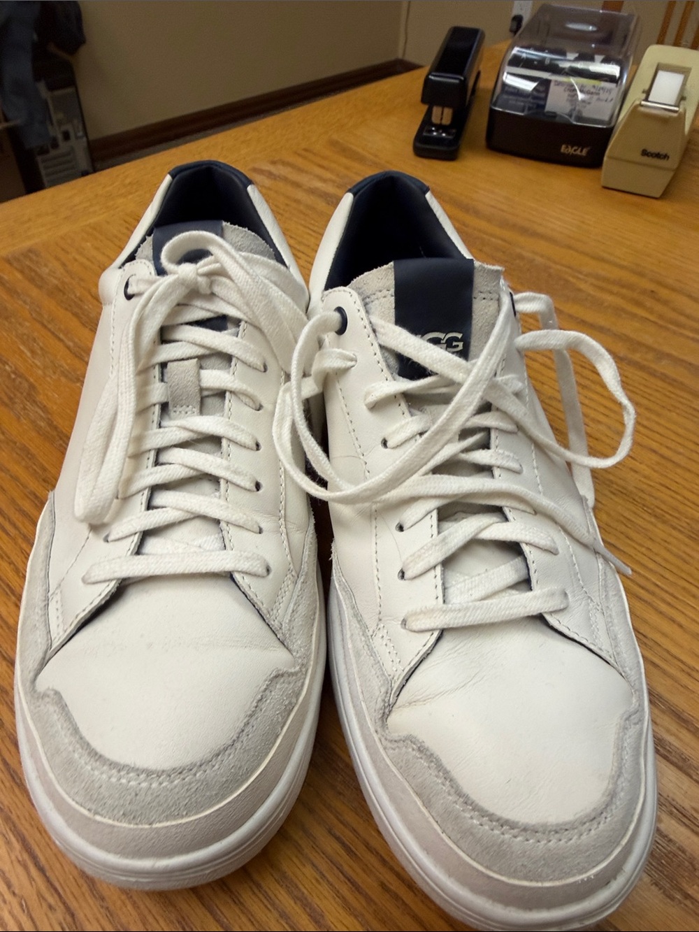 UGG Men's White and Navy Low-Top Leather Sneakers